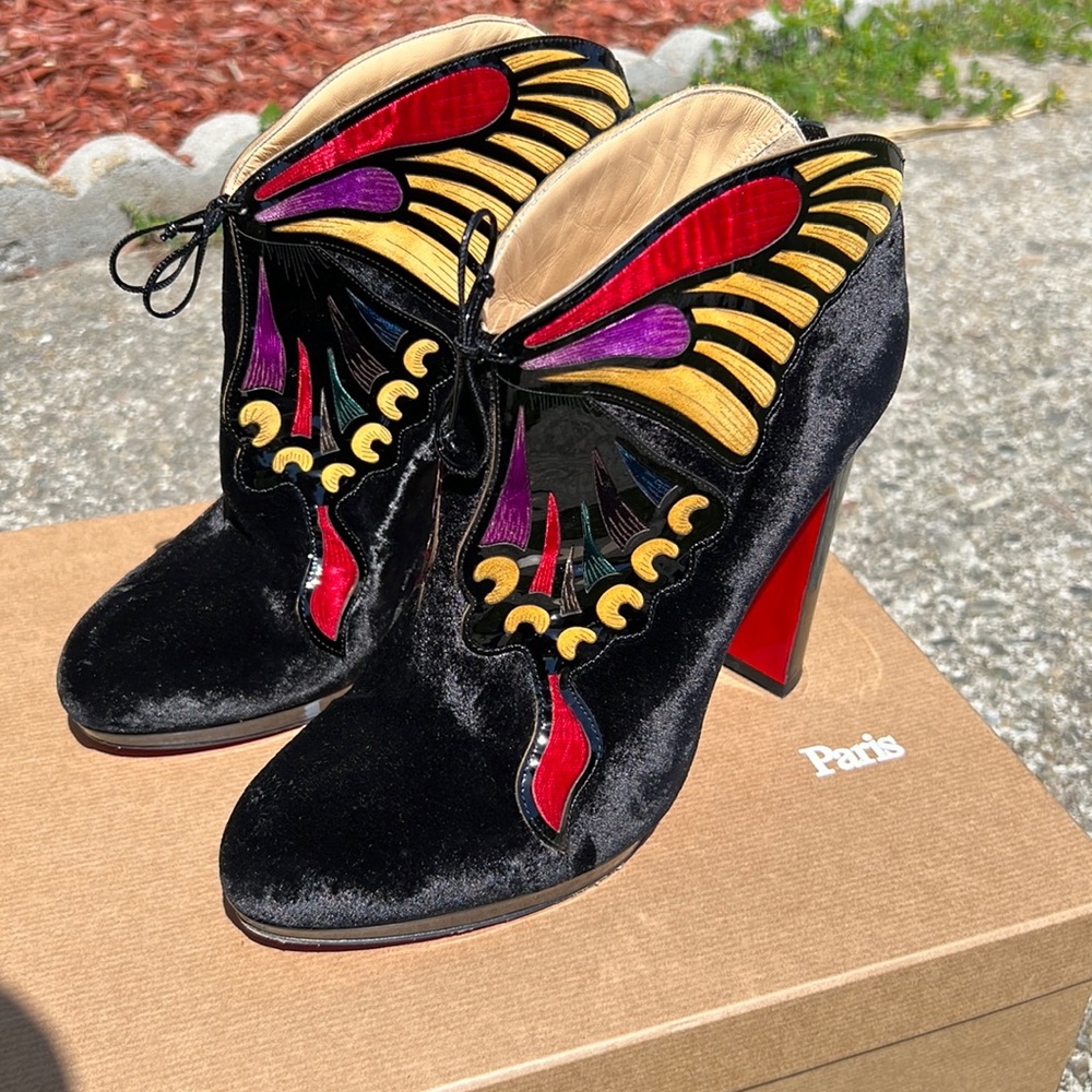 Christian louboutin size 40.5